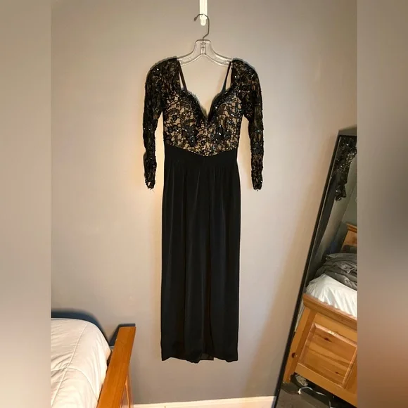 1990s Bob Mackie Lace Off Shoulder Gown Size 8 - Picture 3 of 5